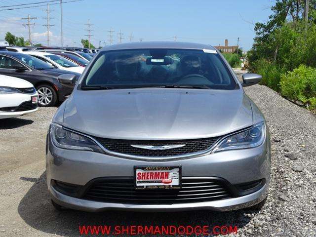 Chrysler 200 2017 photo 2